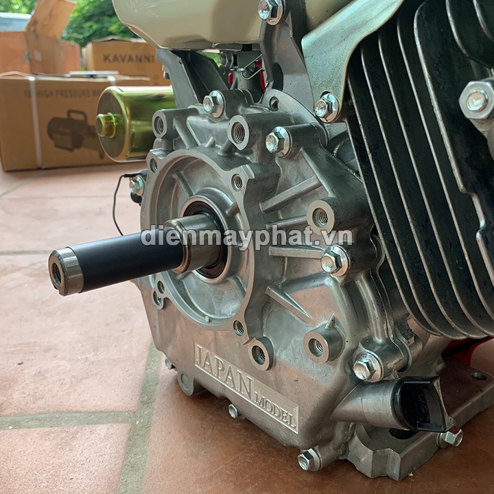 Máy nổ chạy xăng 18HP YATAKA CS-460D có đề