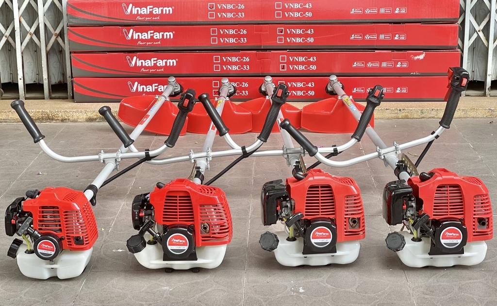 Máy cắt cỏ VINAFARM 970W 2 thì VNBC-33