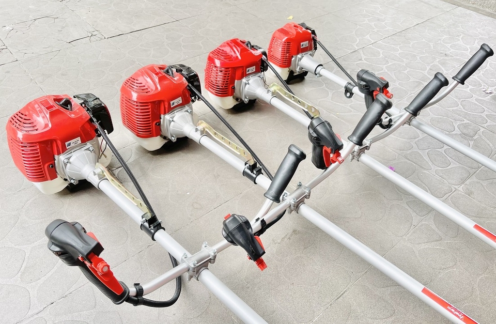 Máy cắt cỏ VINAFARM 970W 2 thì VNBC-33