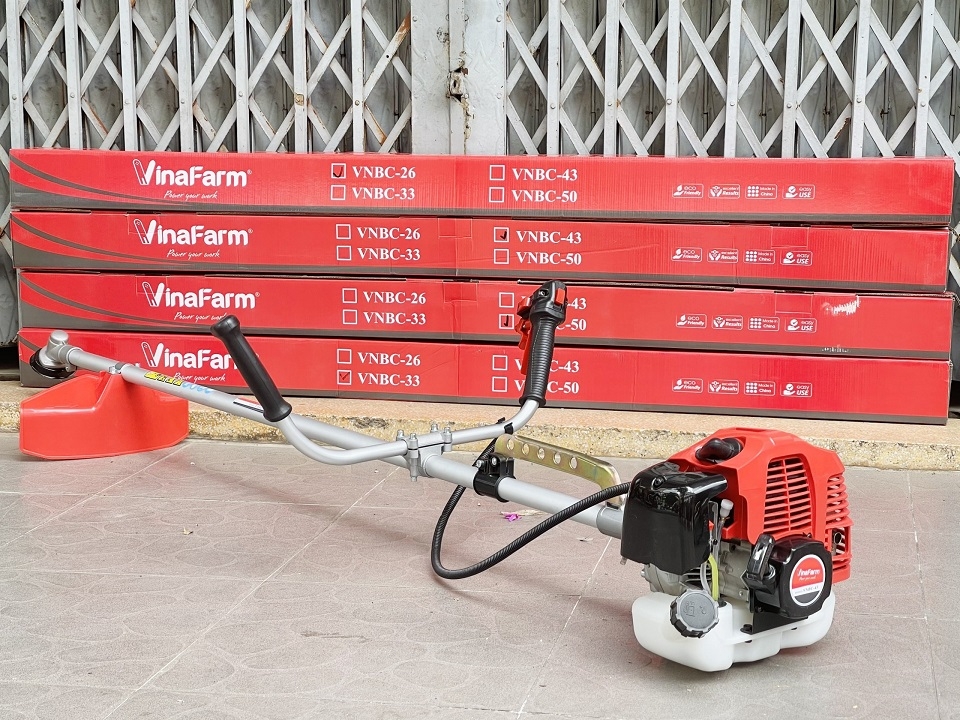 Máy cắt cỏ VINAFARM 970W 2 thì VNBC-33