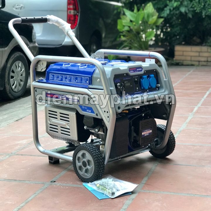 Máy phát điện chạy xăng HAKUDA 3KW HKD 8300EX đề