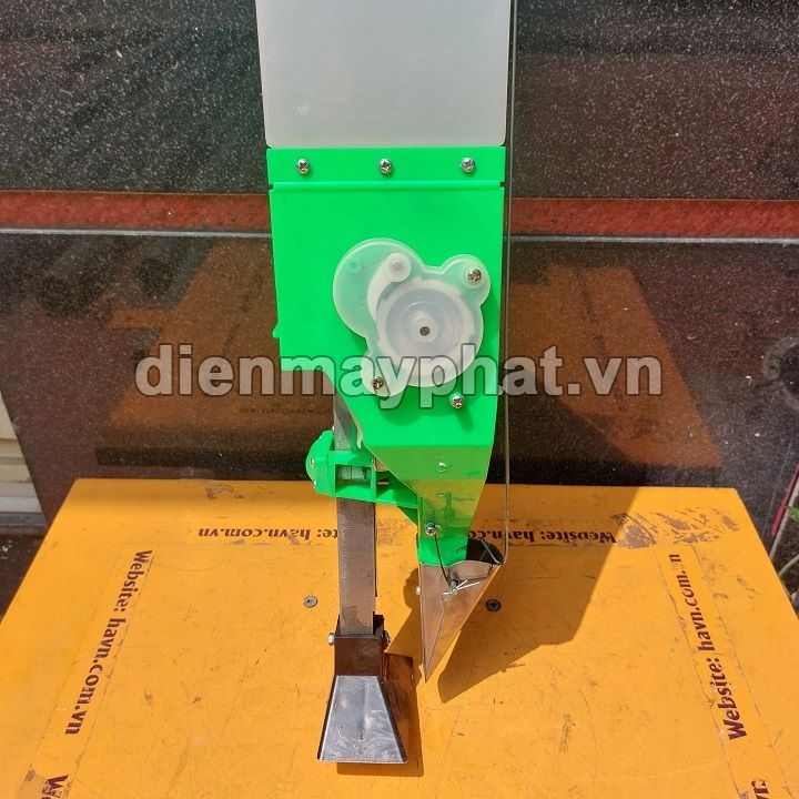 Máy gieo ngô, trồng lạc, tỉa bắp, gieo thóc lúa nương Vinafarm VNGH-2000