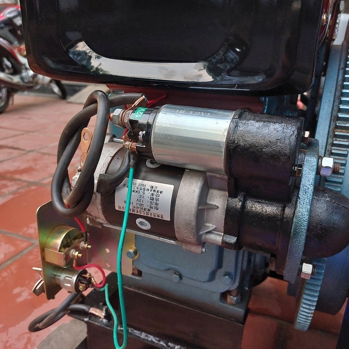 Máy phát điện đầu nổ HOÀNG ANH 30KW 3 pha 35HP D35 nước đề