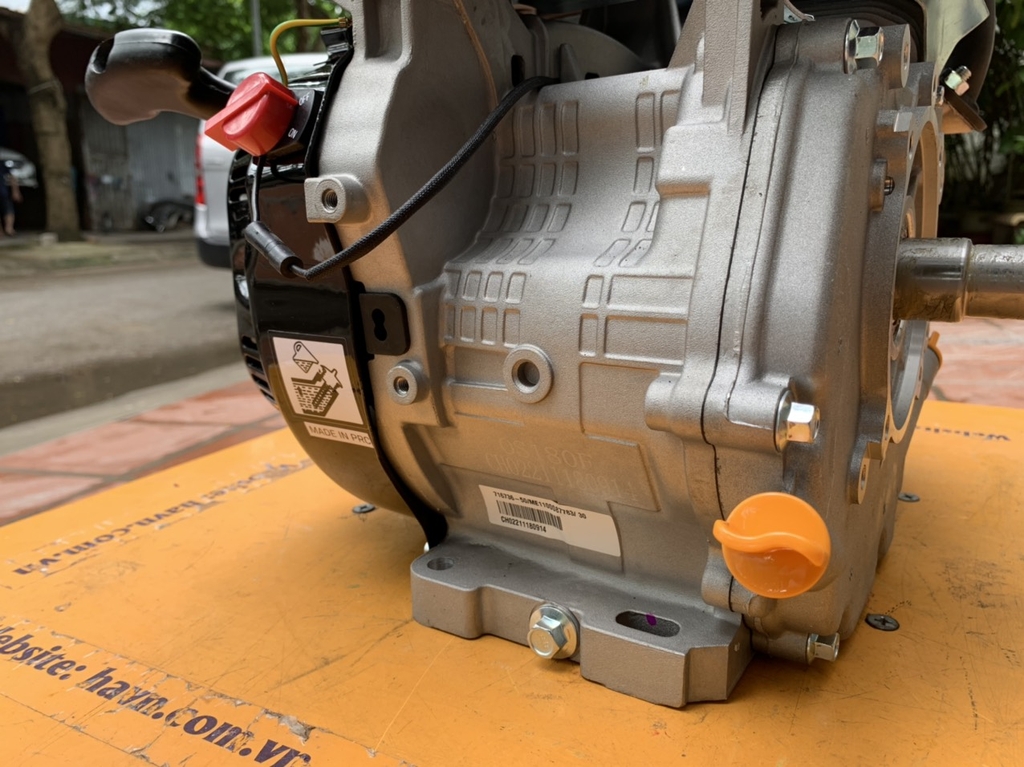 Máy nổ chạy xăng OSHIMA 11HP 180F