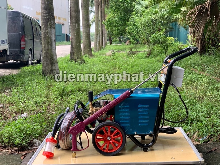 Máy phun xịt rửa xe cao áp AMAXTOOLS 7KW AMG7000