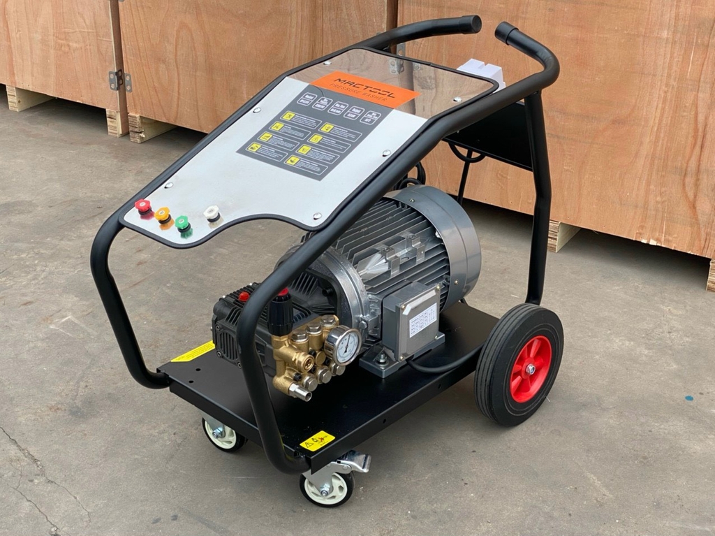 Máy rửa xe cao áp MACTOOL 7.5KW XP-7.5T4