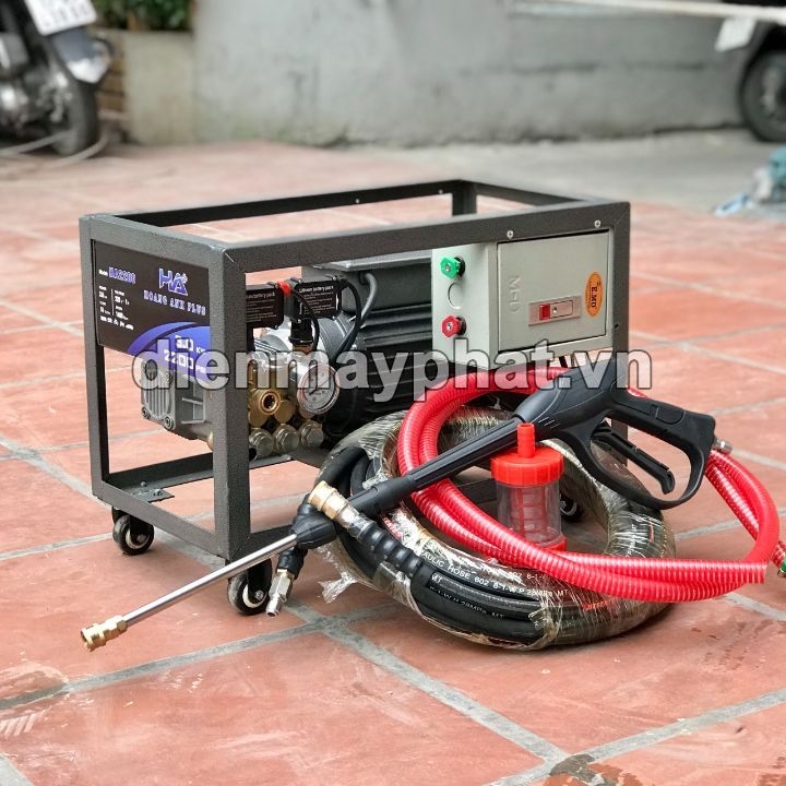 Máy rửa xe cao áp HOÀNG ANH 3KW HA2200