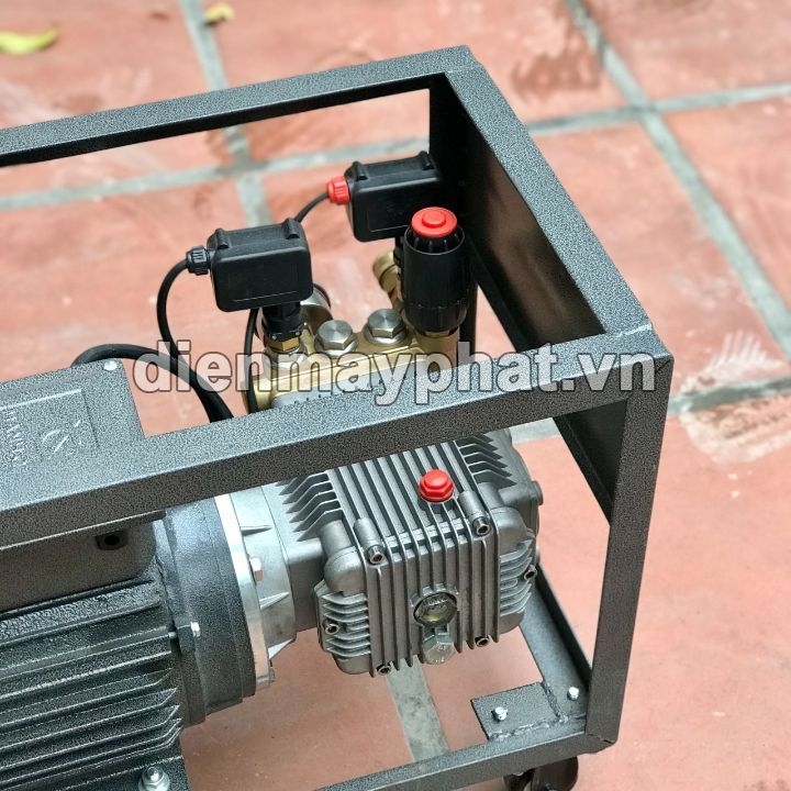Máy rửa xe cao áp HOÀNG ANH 3KW HA2200