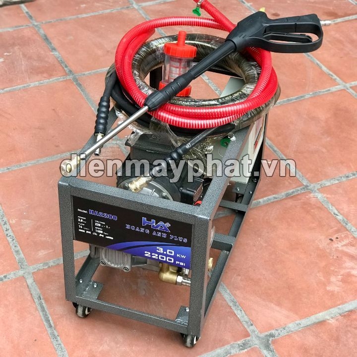 Máy rửa xe cao áp HOÀNG ANH 3KW HA2200