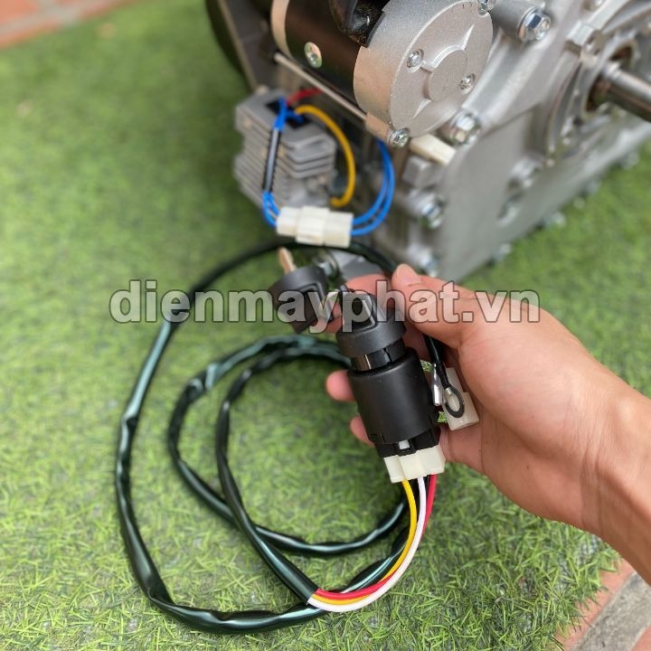 Máy nổ chạy dầu KOOP 14HP KD1100F có đề