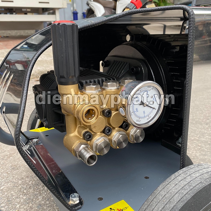 Máy rửa xe cao áp 5.5KW MACTOOL AWJ-5.5T4