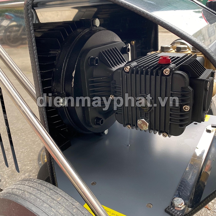 Máy rửa xe cao áp 5.5KW MACTOOL AWJ-5.5T4