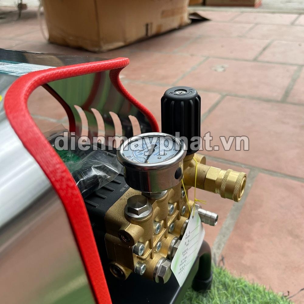 Máy phun áp lực cao công nghiệp 2.7KW Nakawa TX-27