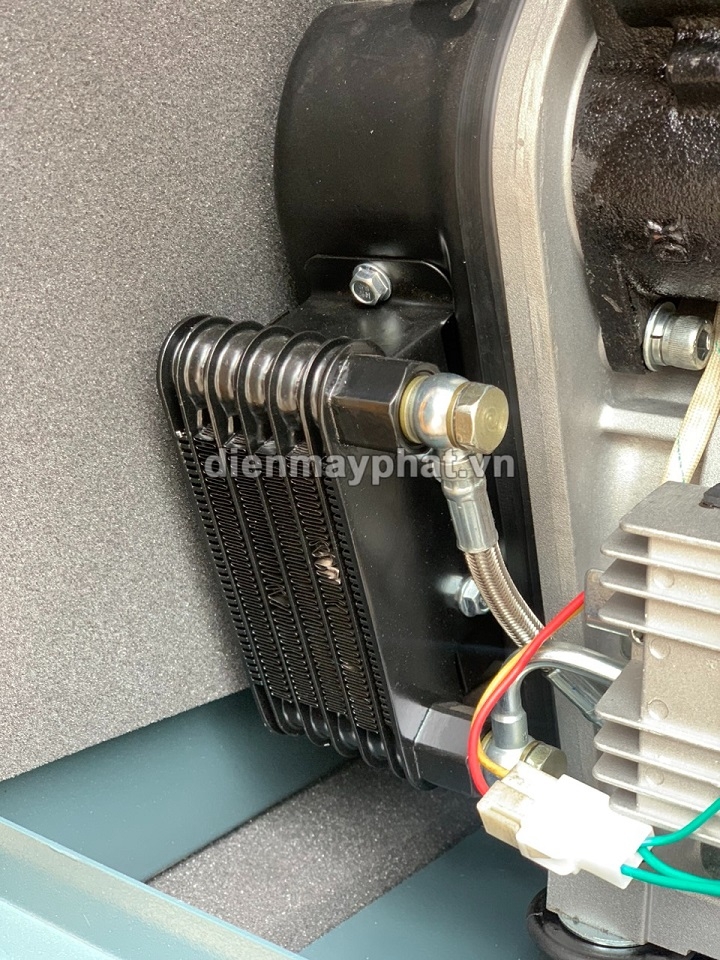 Máy phát điện chạy dầu 8KW KAMA KDE9800T siêu cách âm