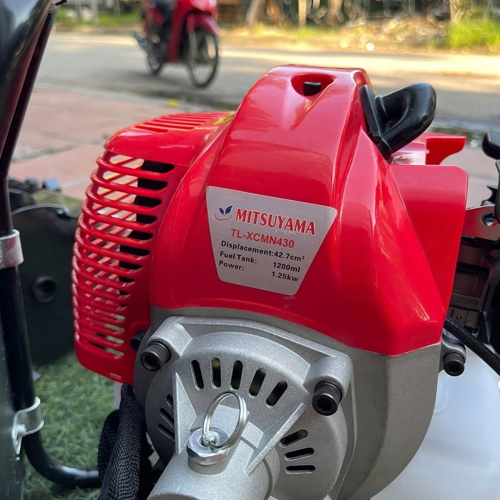 Máy sạc cỏ 2 thì MITSUYAMA 1250W TL-XCMN430