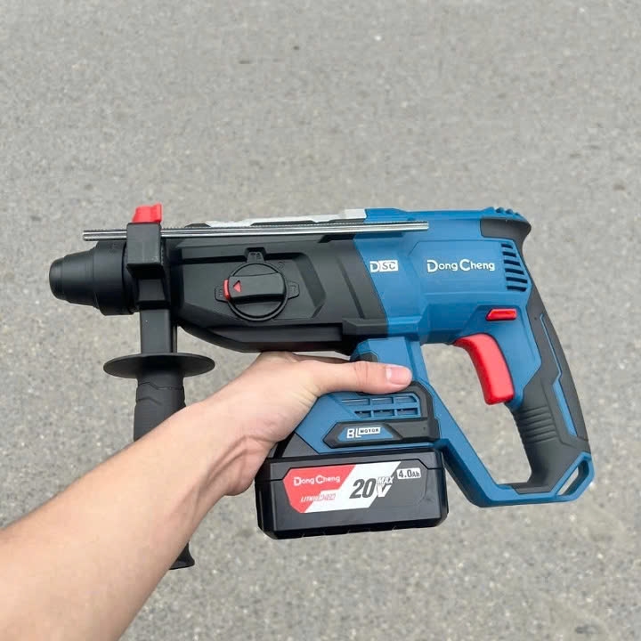 Máy khoan bê tông dùng pin 20V DongCheng DCZC02-26 - Bộ 2 pin 4a sạc thùng nhựa