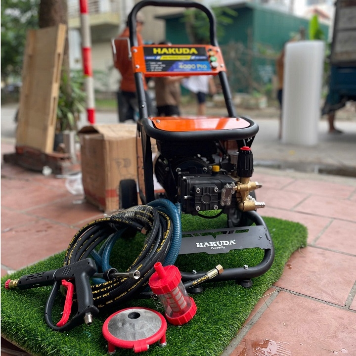 Máy rửa xe cao áp HAKUDA HKD4000Pro 4KW