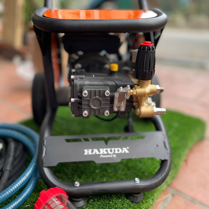 Máy rửa xe cao áp 4KW HAKUDA 4000 Pro rulo cuộn