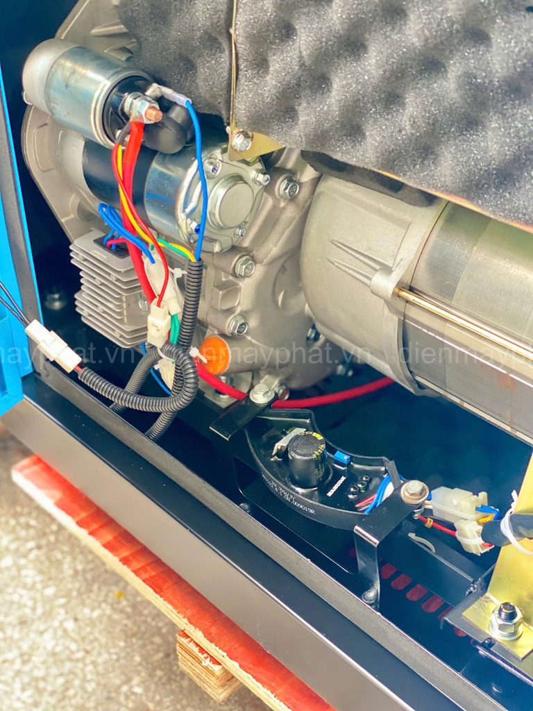Máy phát điện gia đình chạy dầu HAKUDA 7kW HKD7001P1