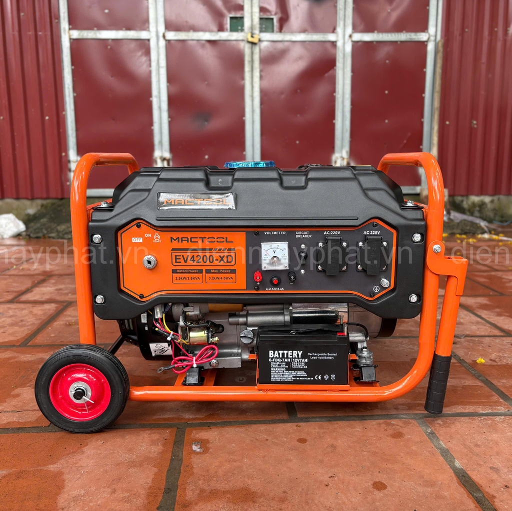Máy phát điện chạy xăng 3KW MACTOOL EV4200-XD đề nổ