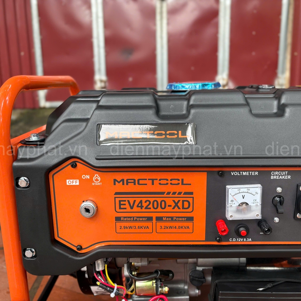 Máy phát điện chạy xăng 3KW MACTOOL EV4200-XD đề nổ