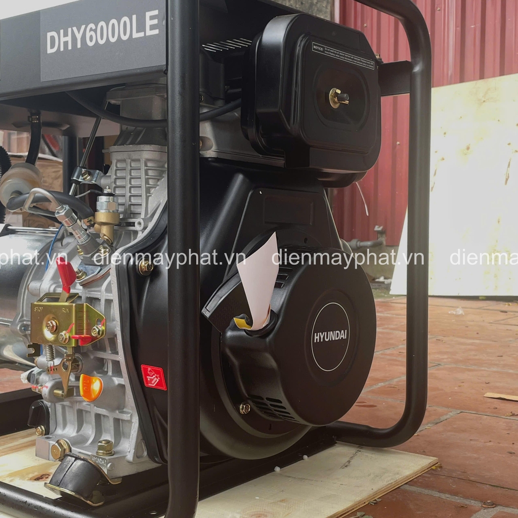 Máy phát điện chạy dầu HUYNDAI 5KW DHY 6000LE