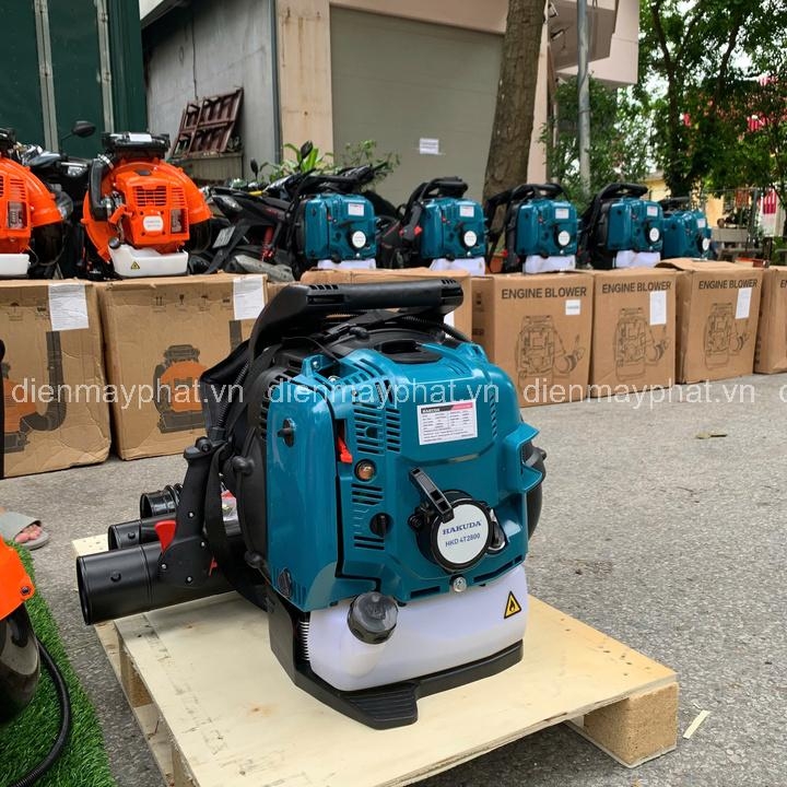 Máy thổi bụi đeo vai 4 thì HAKUDA HKD4T2800 2.8KW