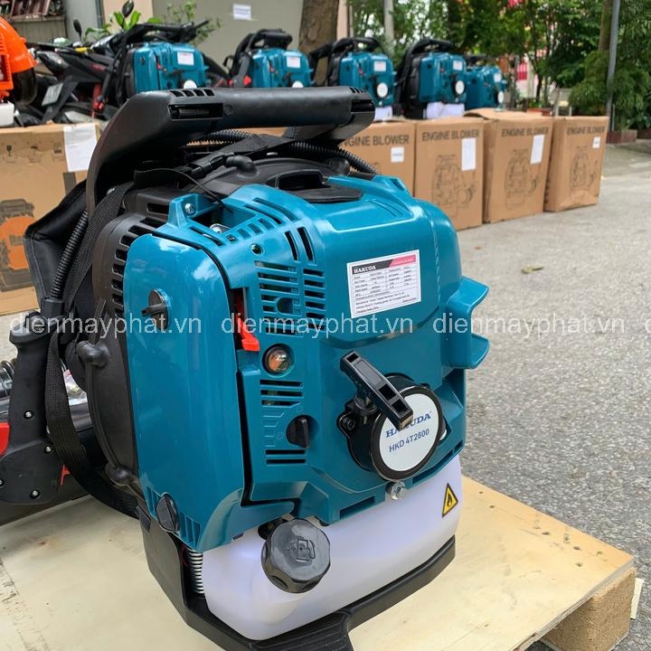Máy thổi bụi đeo vai 4 thì HAKUDA HKD4T2800 2.8KW