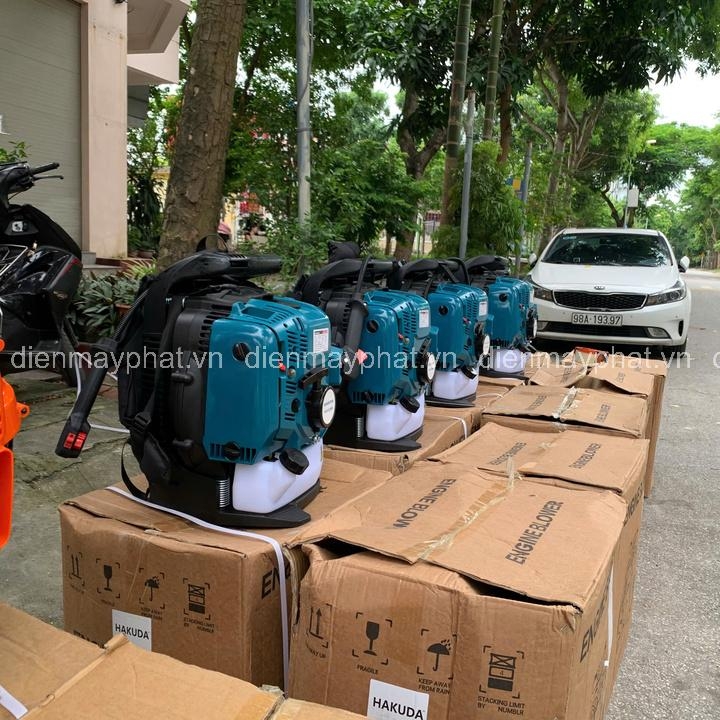 Máy thổi bụi đeo vai 4 thì HAKUDA HKD4T2800 2.8KW