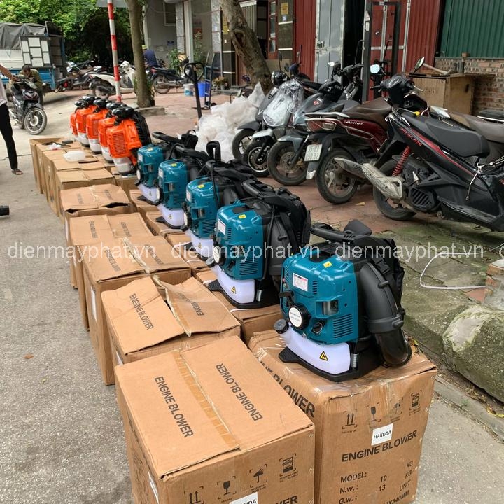 Máy thổi bụi đeo vai 4 thì HAKUDA HKD4T2800 2.8KW