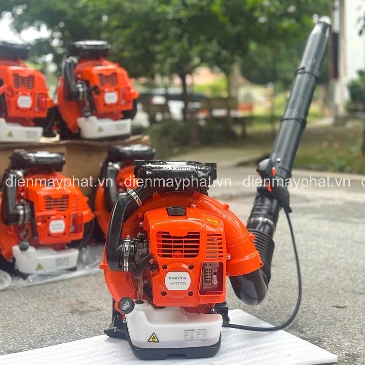 Máy thổi bụi đeo vai 2 thì HAKUDA HKD2T3700 3.7KW