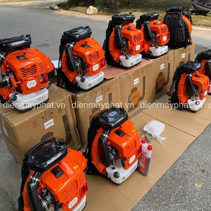 Máy thổi bụi đeo vai 2 thì HAKUDA HKD2T3700 3.7KW