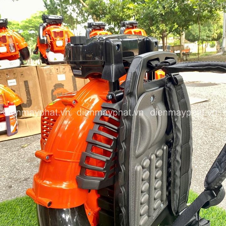 Máy thổi bụi đeo vai 2 thì HAKUDA HKD2T3700 3.7KW