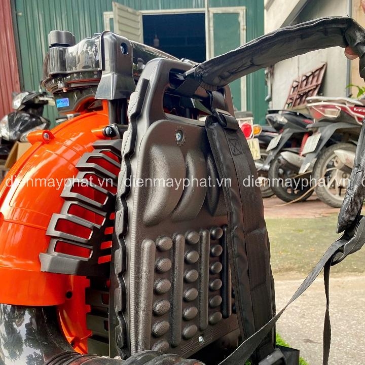 Máy thổi bụi đeo vai 2 thì HAKUDA HKD2T3700 3.7KW