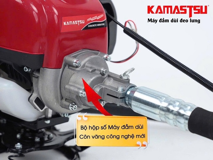 Máy đầm dùi chạy xăng đeo lưng 950W KAMASTSU HBD500