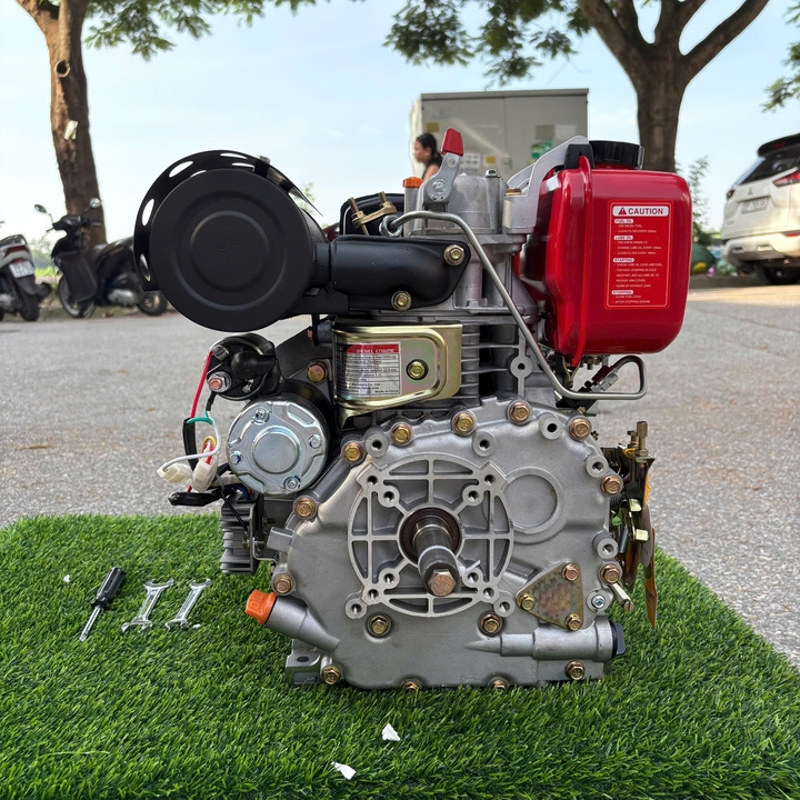 Máy nổ dầu 5.4HP Hakuda HKD178FE có đề
