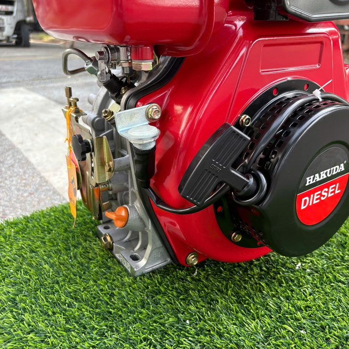 Máy nổ dầu 5.4HP Hakuda HKD178FE có đề