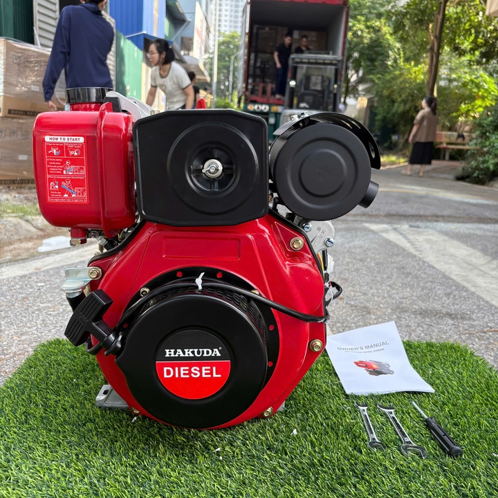 Máy nổ dầu 5.4HP Hakuda HKD178FE có đề