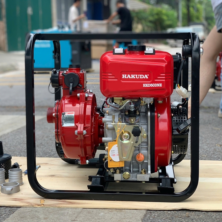 Máy bơm nước cứu hỏa chạy dầu HAKUDA HKD50DNE 4KW