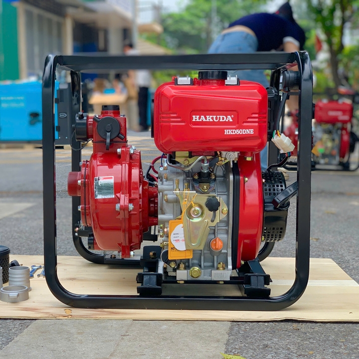 Máy bơm nước cứu hỏa chạy dầu HAKUDA HKD50DNE 4KW