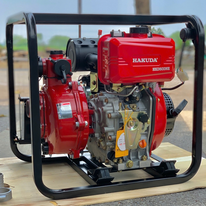 Máy bơm nước cứu hỏa chạy dầu 4KW HAKUDA HKD50DNE có đề