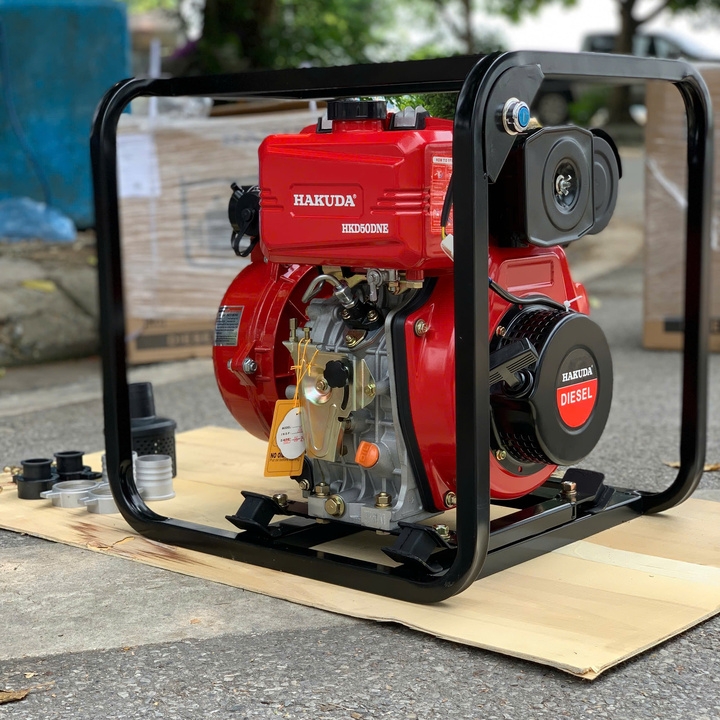 Máy bơm nước cứu hỏa chạy dầu 4KW HAKUDA HKD50DNE có đề