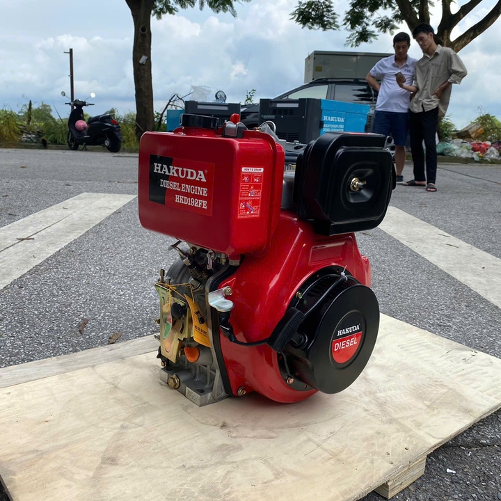 Máy nổ dầu 11.6HP HAKUDA HKD192FE có đề