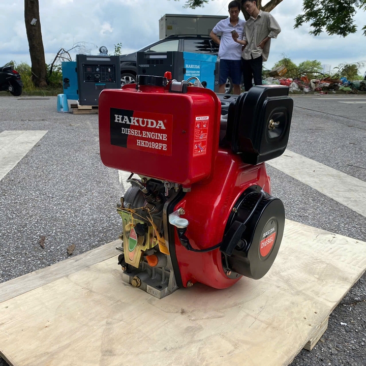 Máy nổ dầu 11.6HP HAKUDA HKD192FE có đề