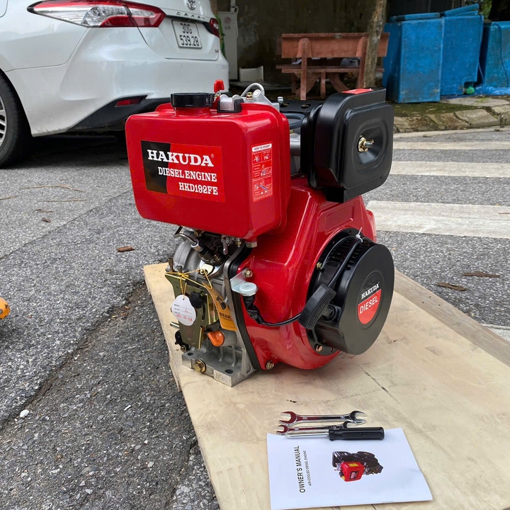Máy nổ dầu 11.6HP HAKUDA HKD192FE có đề