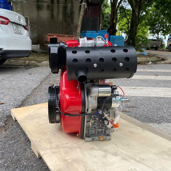 Máy nổ dầu 11.6HP HAKUDA HKD192FE có đề