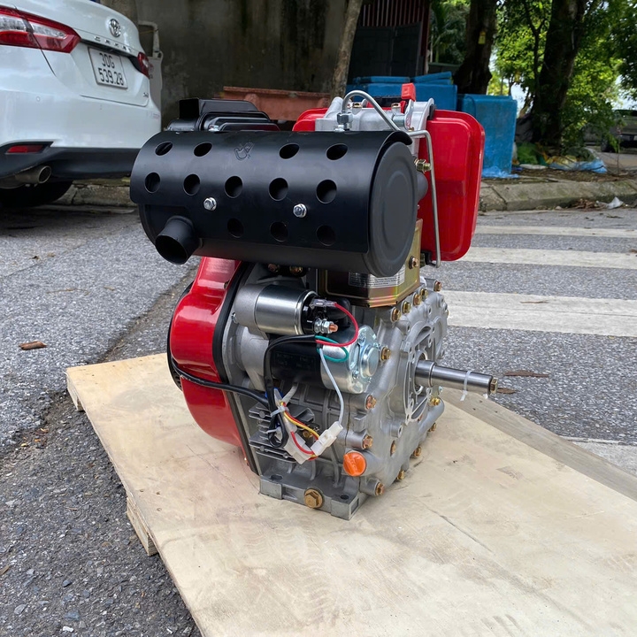 Máy nổ dầu 11.6HP HAKUDA HKD192FE có đề