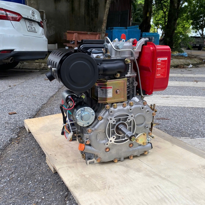 Máy nổ dầu 11.6HP HAKUDA HKD192FE có đề