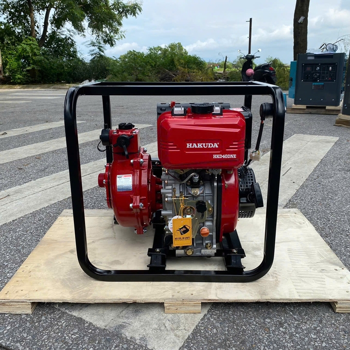 Máy bơm nước chạy dầu cao áp 4KW HAKUDA HKD40DNE có đề