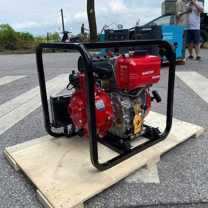 Máy bơm nước chạy dầu cao áp 4KW HAKUDA HKD40DNE có đề